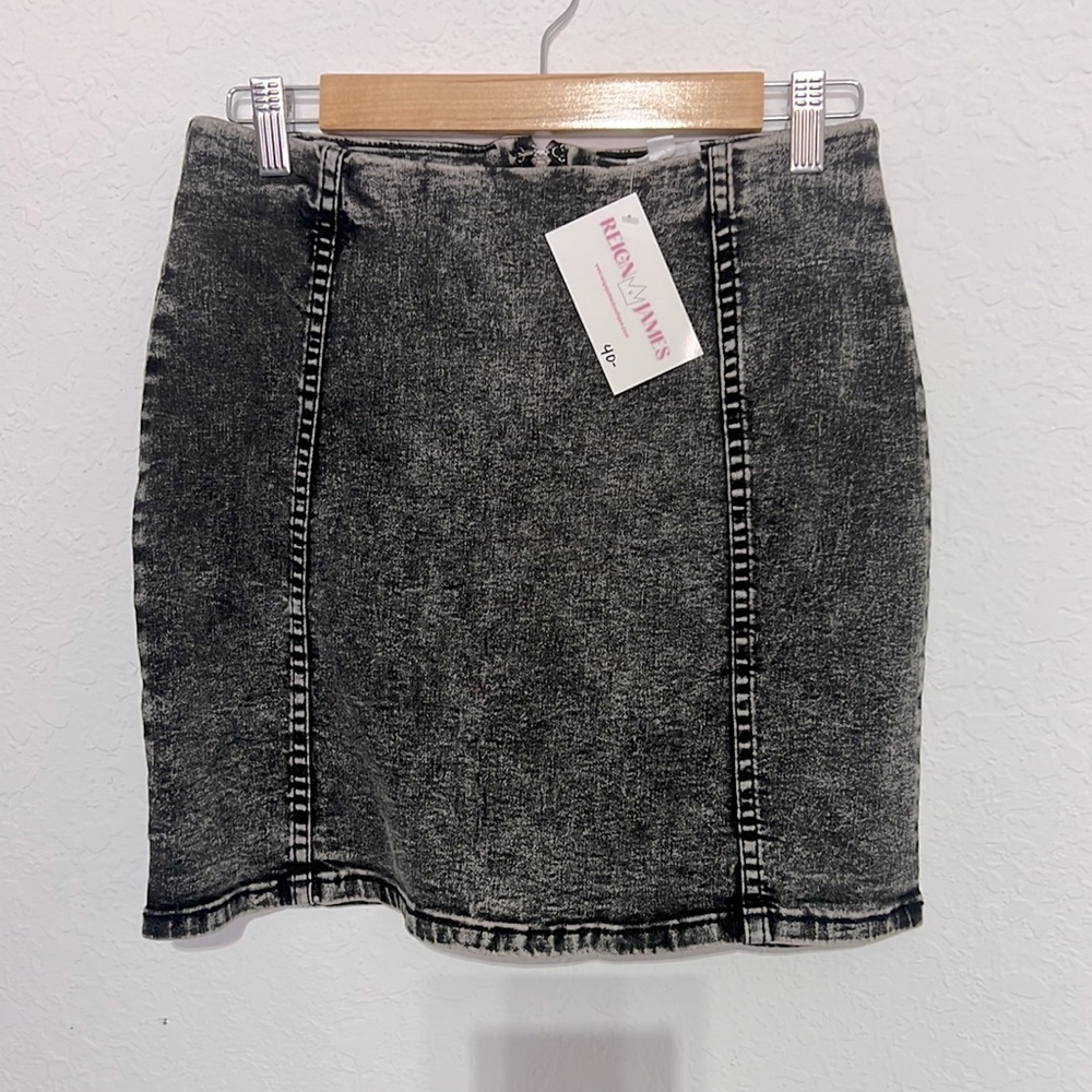 NWT SIZE LARGE Acid Wash denim Mini Skirt